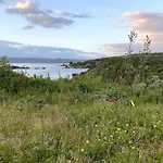Traditional House, View On Lake, Yoga, Sauna R4543 Feriehus