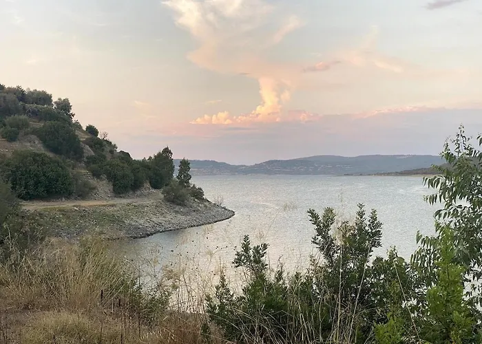 بيت للعطل Traditional House, View On Lake, Yoga, Sauna R4543 *