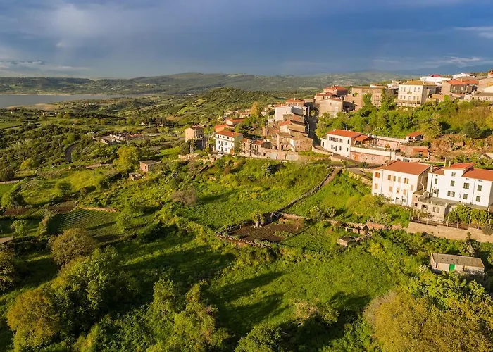 بيت للعطل Traditional House, View On Lake, Yoga, Sauna R4543 *