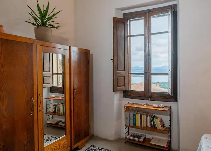 Traditional House, View On Lake, Yoga, Sauna R4543 بيت للعطل Sorradile