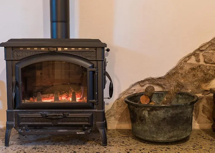 Traditional House, View On Lake, Yoga, Sauna R4543 بيت للعطل
