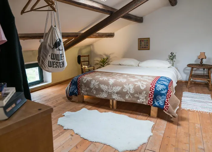 Traditional House, View On Lake, Yoga, Sauna R4543 بيت للعطل *
