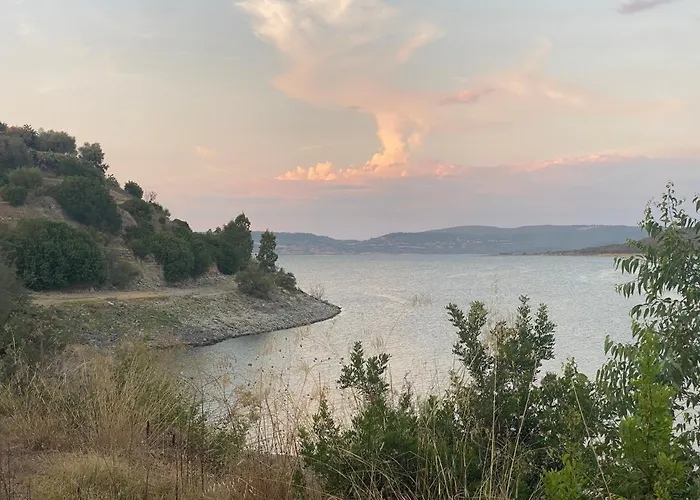 بيت للعطل Traditional House, View On Lake, Yoga, Sauna R4543 *